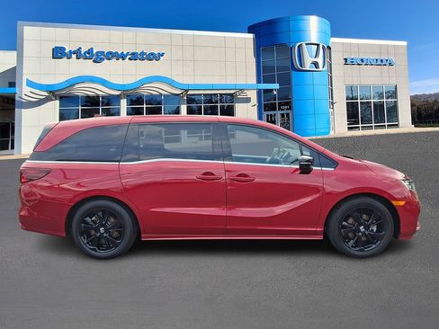 Used 2023 Honda Odyssey Sport image 7