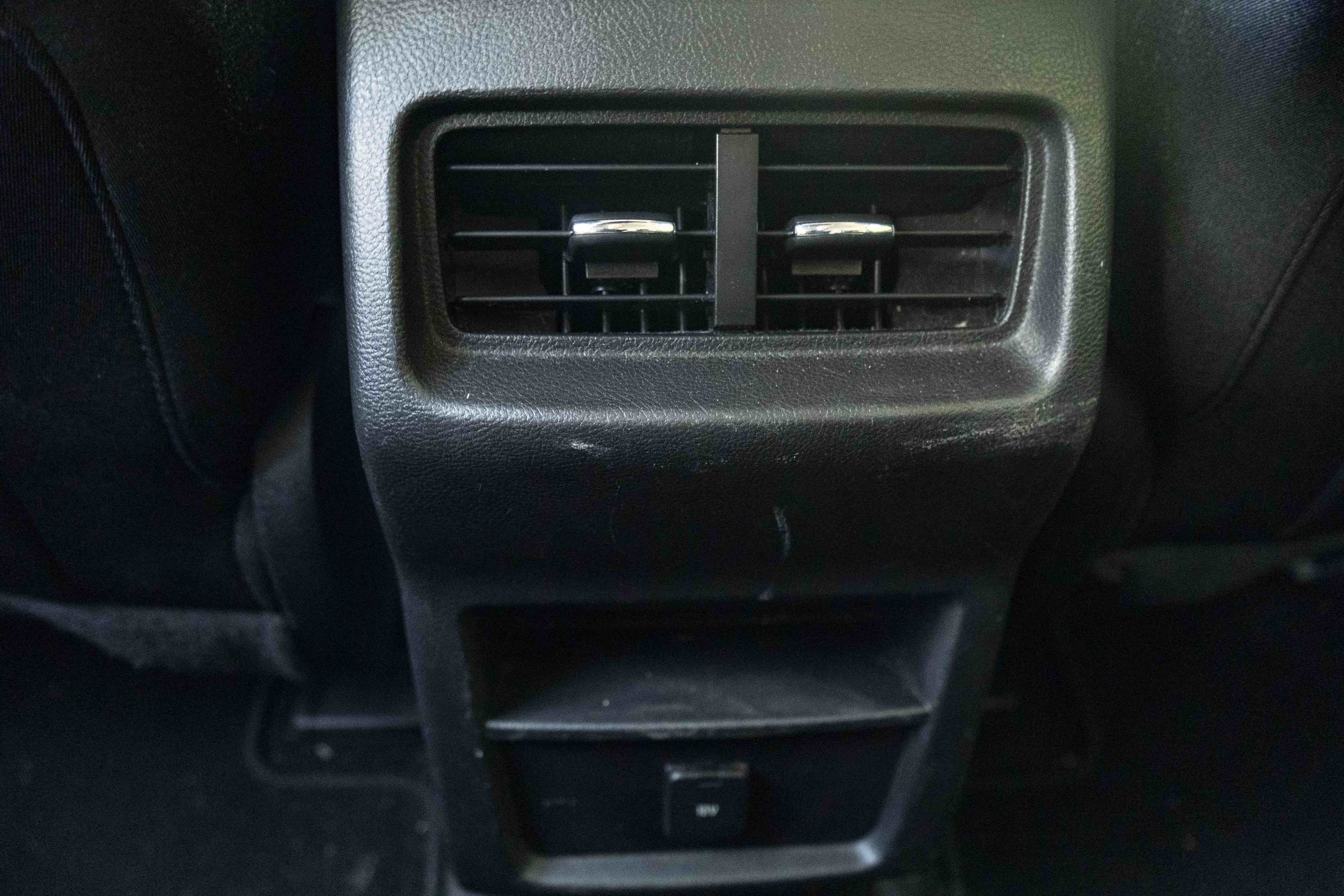 Used 2018 Ford Edge SEL FWD image 37