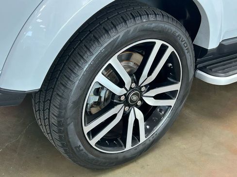 Used 2016 Land Rover LR4 HSE LUX image 28