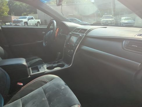 Used 2017 Toyota Camry XSE w/ Moonroof Package FWD image 28
