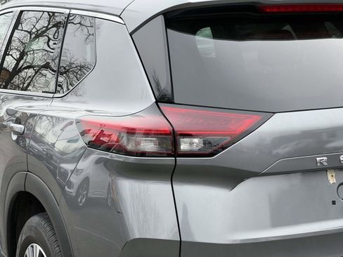 Used 2021 Nissan Rogue SV image 11