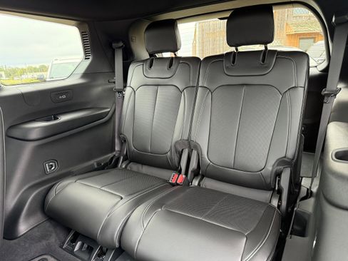 New 2025 Jeep Grand Cherokee L Limited w/ Luxury Tech Group II AWD/4WD image 13