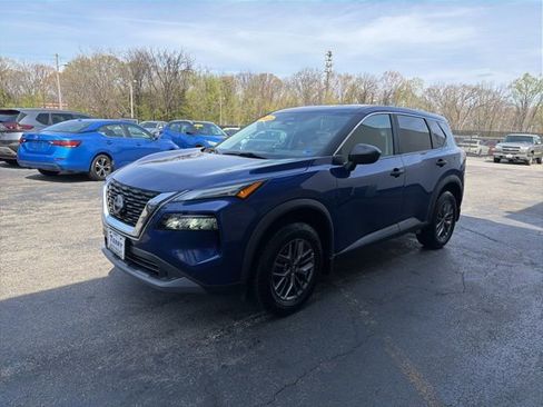 Used 2023 Nissan Rogue S image 4