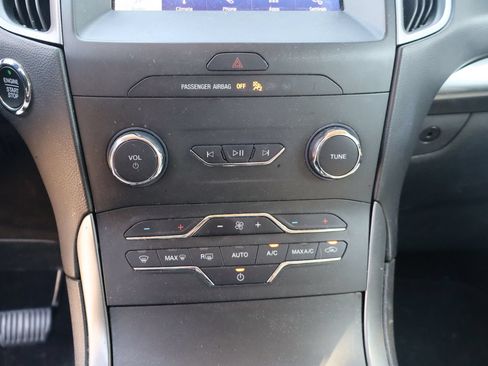 Used 2020 Ford Edge SE AWD/4WD image 20