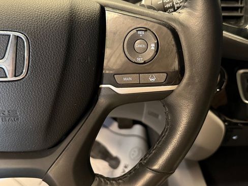 Used 2019 Honda Pilot Touring image 11