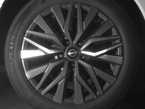 Used 2025 Nissan Altima 2.5 SV FWD image 15