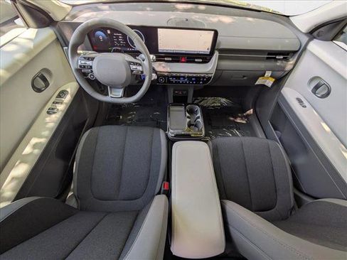 New 2025 Hyundai Ioniq 5 SE image 3