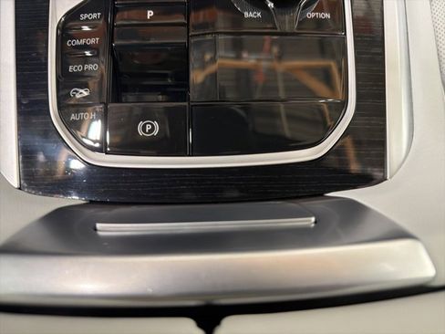 Certified 2024 BMW X6 xDrive40i w/ Executive Package image 40