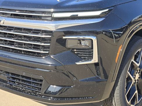 New 2026 Chevrolet Traverse High Country FWD image 22