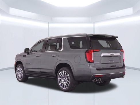 Used 2023 GMC Yukon XL Denali Ultimate AWD/4WD image 5