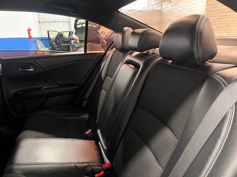 Used 2017 Honda Accord Sport image 18