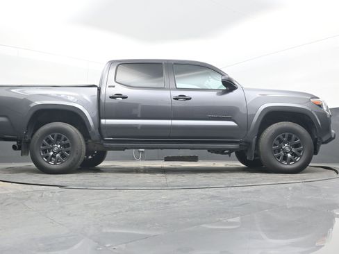 Used 2022 Toyota Tacoma SR5 w/ SR5 Appearance Package (SM) image 29