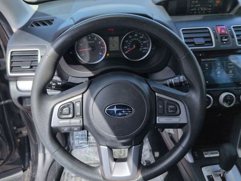 Used 2018 Subaru Forester 2.5i Premium w/ All-Weather Package image 17