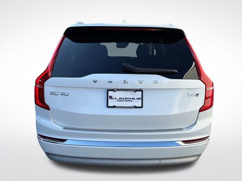 Certified 2022 Volvo XC90 T6 Inscription w/ Lounge Package image 4
