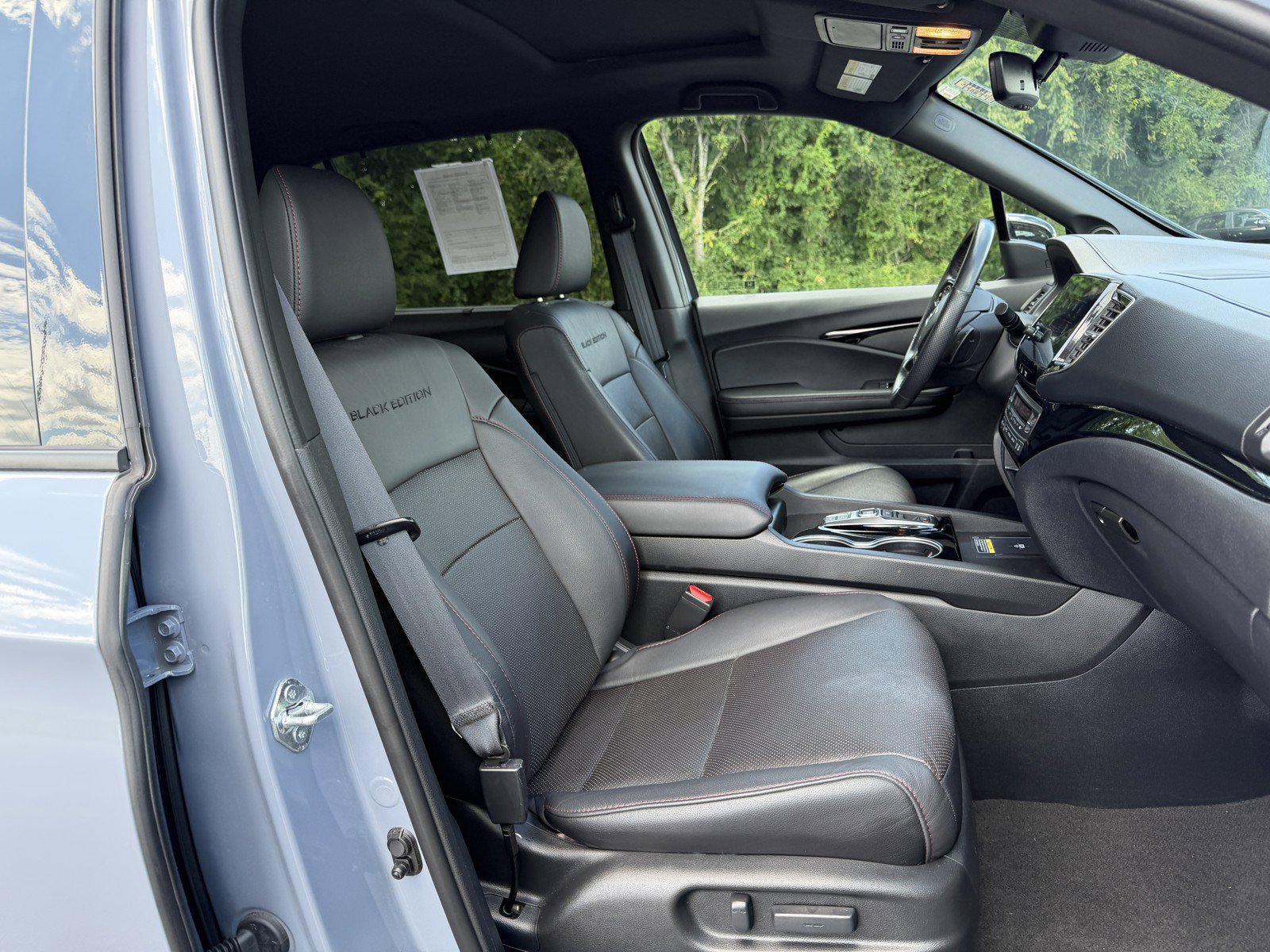 Used 2025 Honda Passport Black Edition image 13