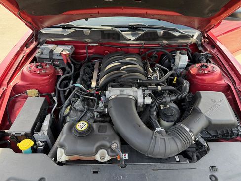 Used 2010 Ford Mustang GT image 14