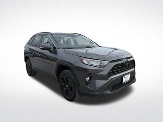 Used 2020 Toyota RAV4 XLE w/ Convenience Package video 3