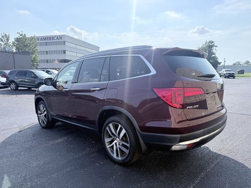 Used 2018 Honda Pilot Touring image 3