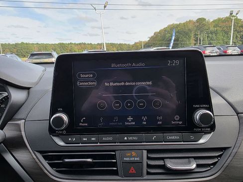 Used 2024 Nissan Altima 2.5 SV image 21