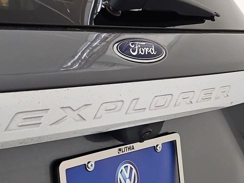 Used 2022 Ford Explorer 4WD w/ Class IV Trailer Tow Package image 12