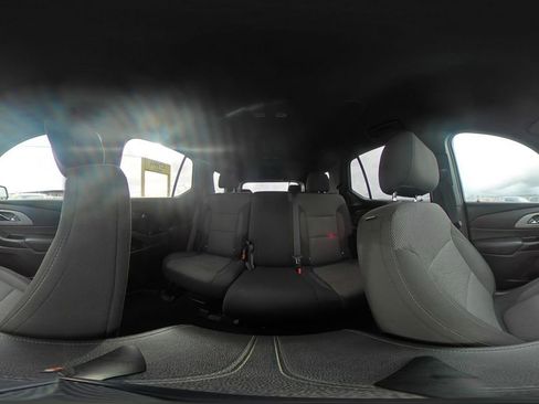 Used 2023 Chevrolet Traverse LT image 42