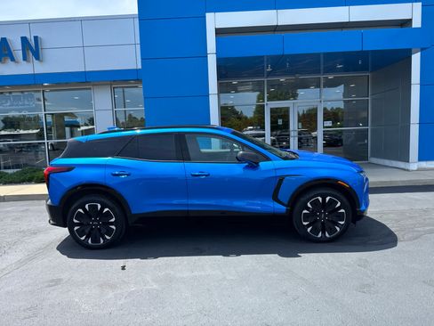 Used 2024 Chevrolet Blazer EV RS AWD/4WD image 3