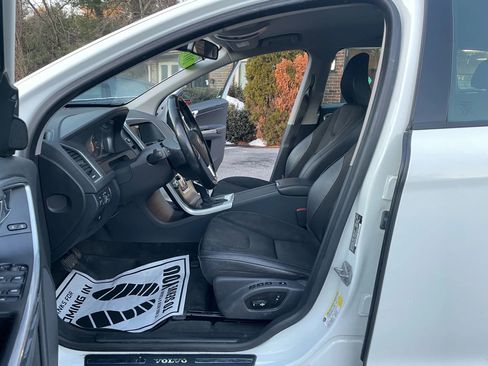 Used 2016 Volvo XC60 T5 image 16