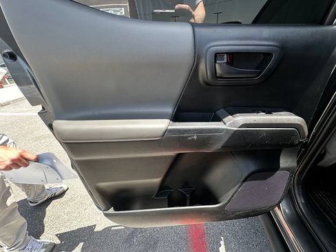 Used 2021 Toyota Tacoma SR5 RWD image 18
