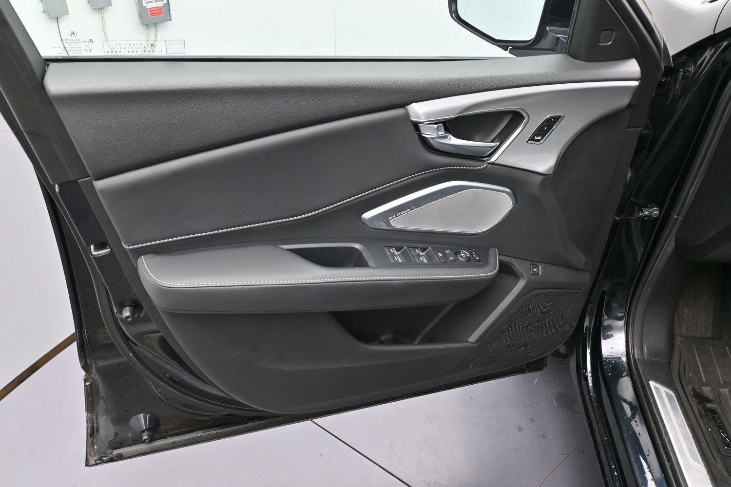 Used 2023 Acura RDX w/ Technology Package AWD/4WD image 9