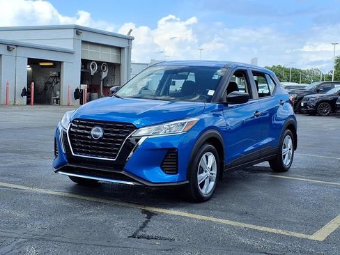 Used 2025 Nissan Kicks Play S FWD image 2