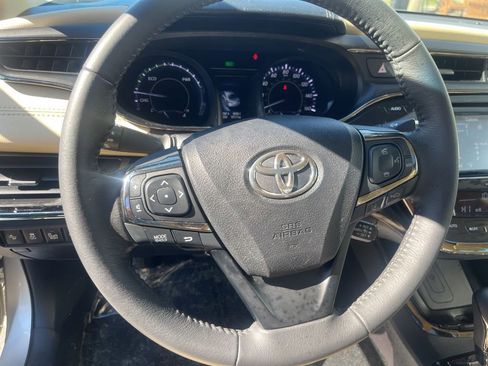 Used 2018 Toyota Avalon XLE Premium w/ Carpet Mat Package FWD image 12