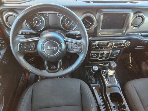 Used 2023 Jeep Gladiator Sport image 6
