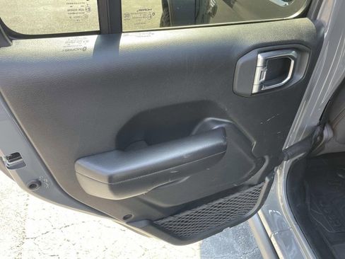 Used 2020 Jeep Wrangler Unlimited Sport image 11