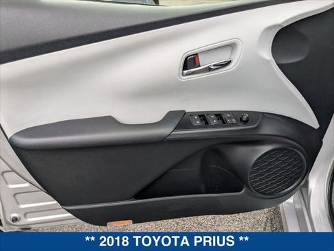 Used 2018 Toyota Prius Two image 10