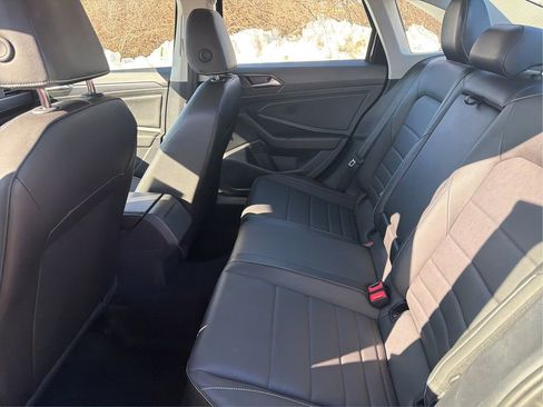 Used 2024 Volkswagen Jetta SE image 10