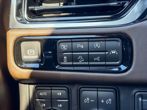 Used 2026 GMC Yukon Denali Ultimate w/ LPO, Floor Liner Package image 52