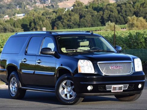 Used 2007 GMC Yukon XL Denali AWD/4WD image 1