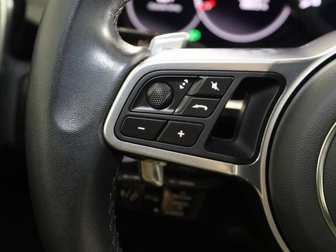 Used 2023 Porsche Cayenne Coupe image 71