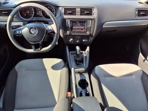 Used 2018 Volkswagen Jetta S FWD image 4