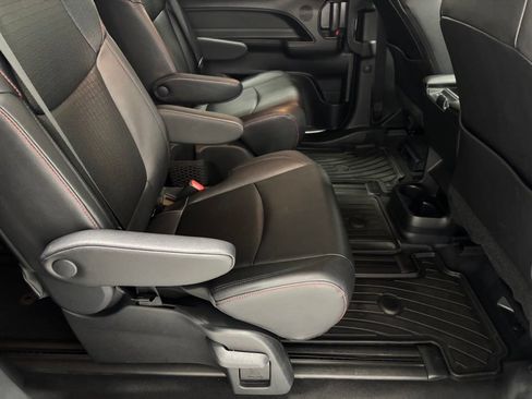 Used 2025 Toyota Sienna XSE FWD image 58