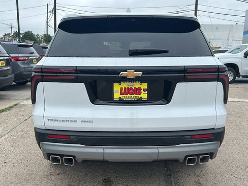 New 2026 Chevrolet Traverse LT w/ Driver Confidence Package AWD/4WD image 10