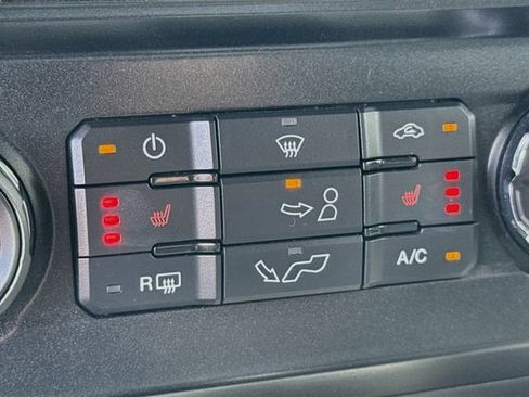 Used 2016 Ford F150 XLT w/ Equipment Group 302A Luxury AWD/4WD image 28
