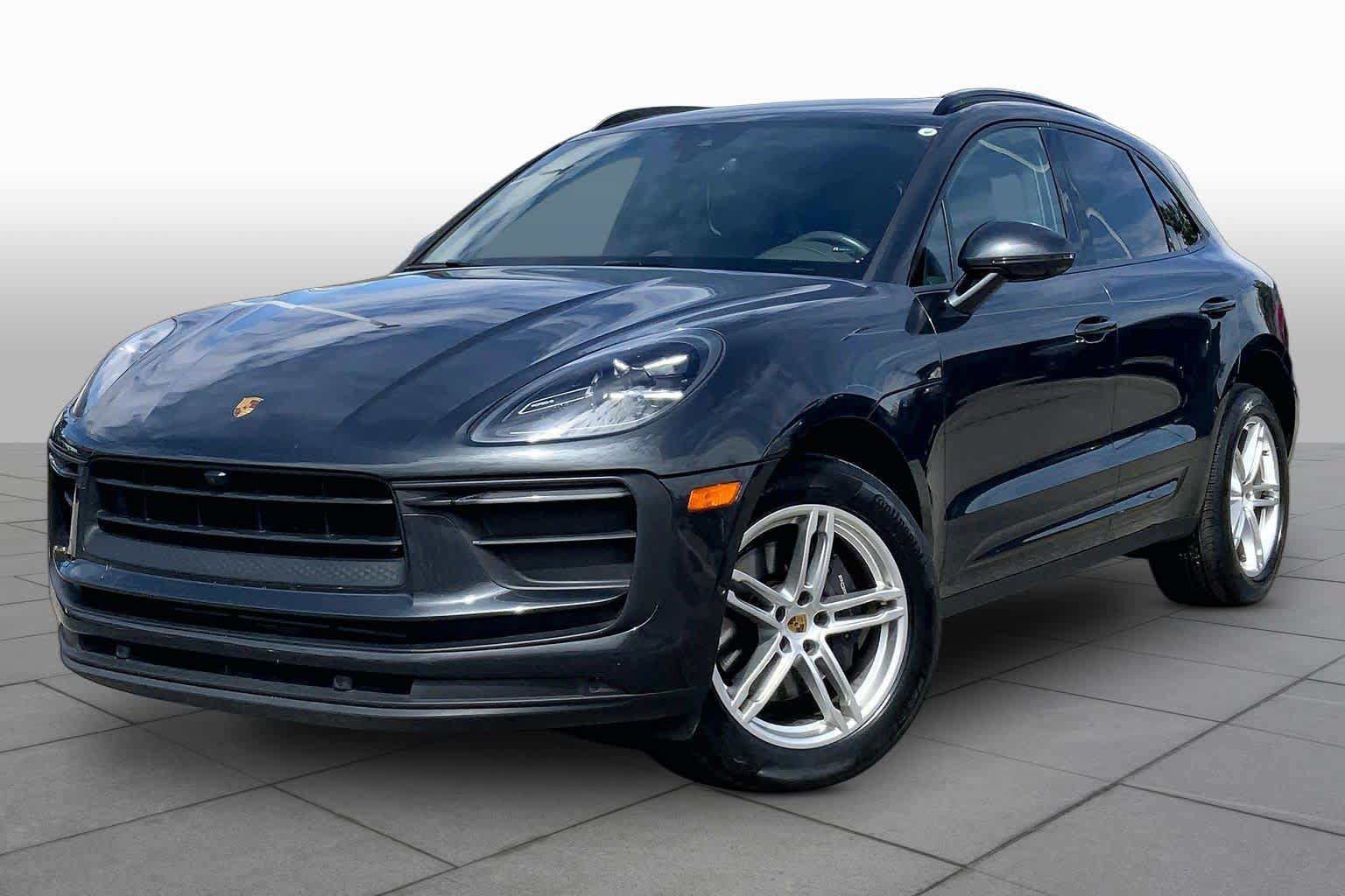 Used 2022 Porsche Macan AWD/4WD image 1