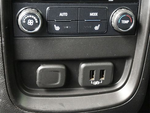 Used 2019 Buick Envision Essence image 16