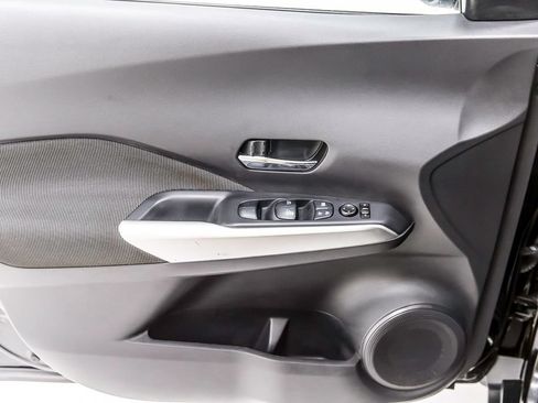 Used 2019 Nissan Kicks SV FWD image 23