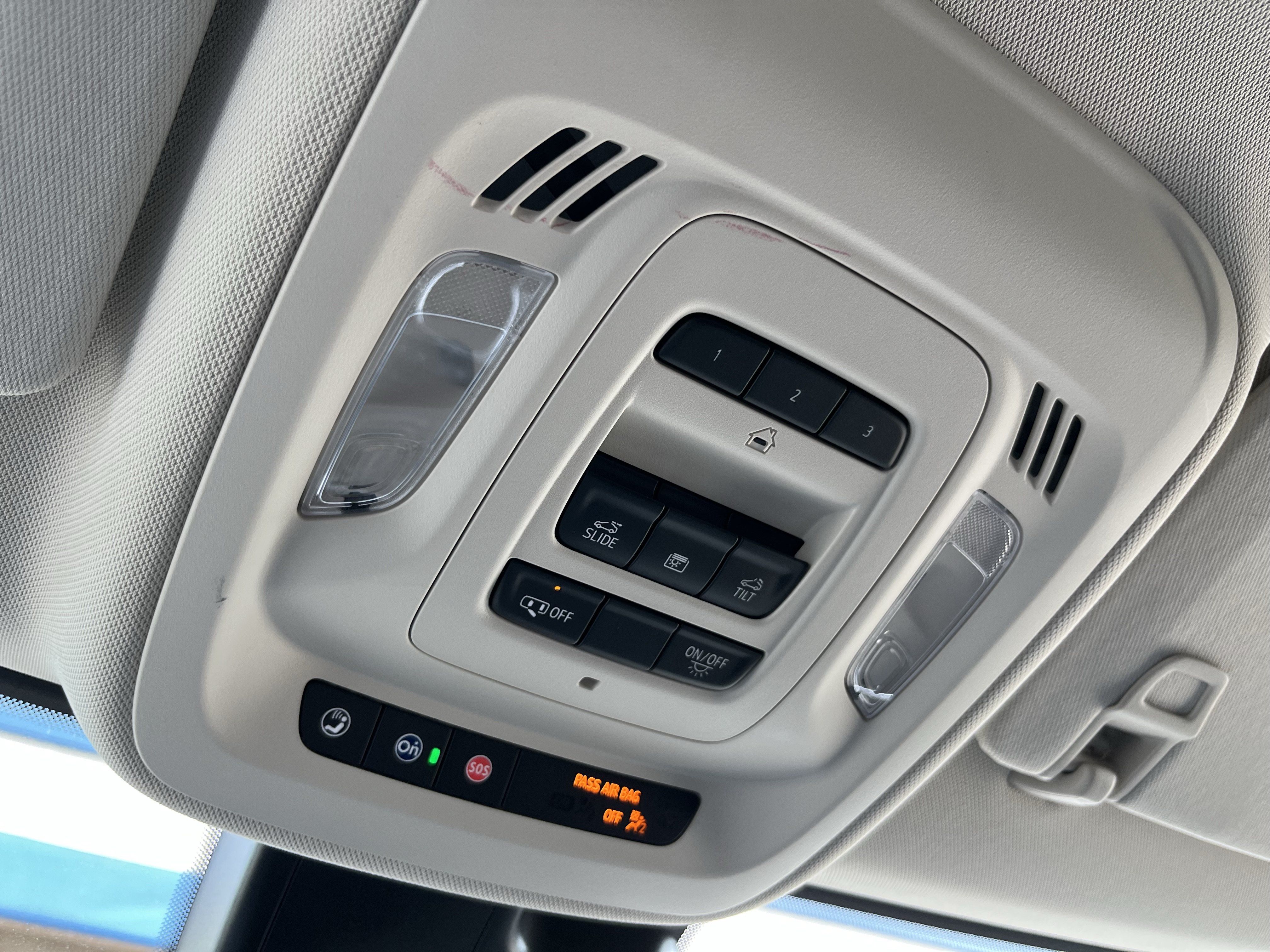Used 2023 Buick Envision Avenir AWD/4WD image 39