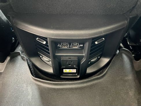 Used 2020 RAM 2500 Laramie w/ Chrome Appearance Group AWD/4WD image 24