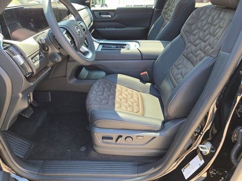 New 2025 Nissan Armada Platinum Reserve image 27