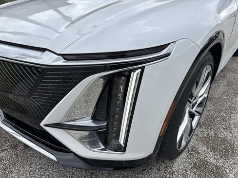 New 2025 Cadillac Lyriq Luxury image 9