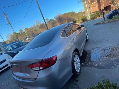 Used 2015 Chrysler 200 Limited image 9